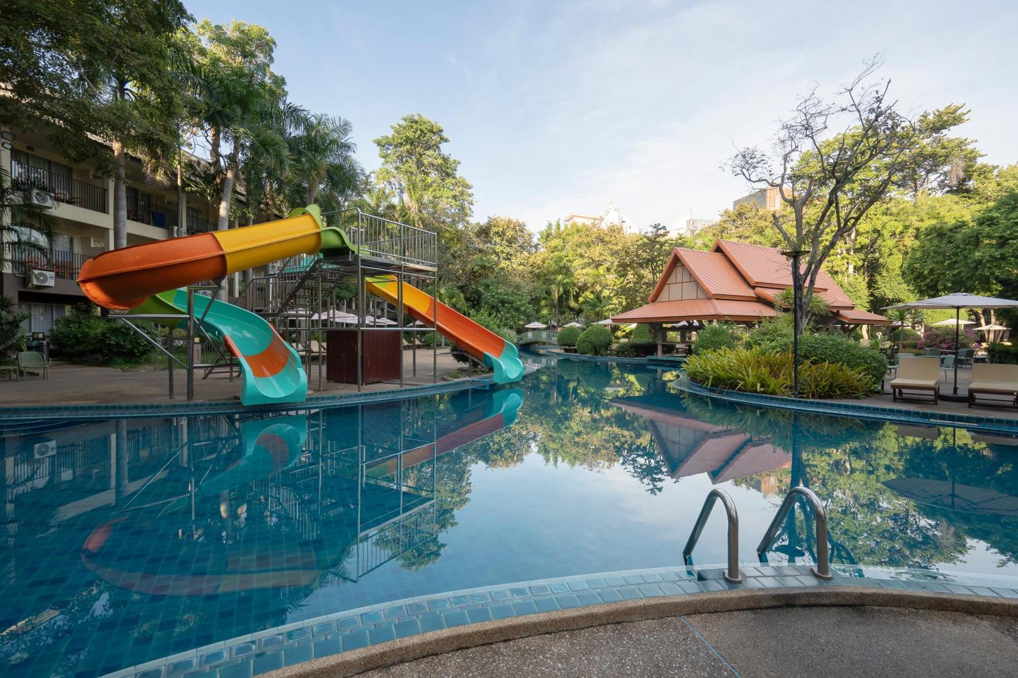 Tempat peranginan The Park 4*